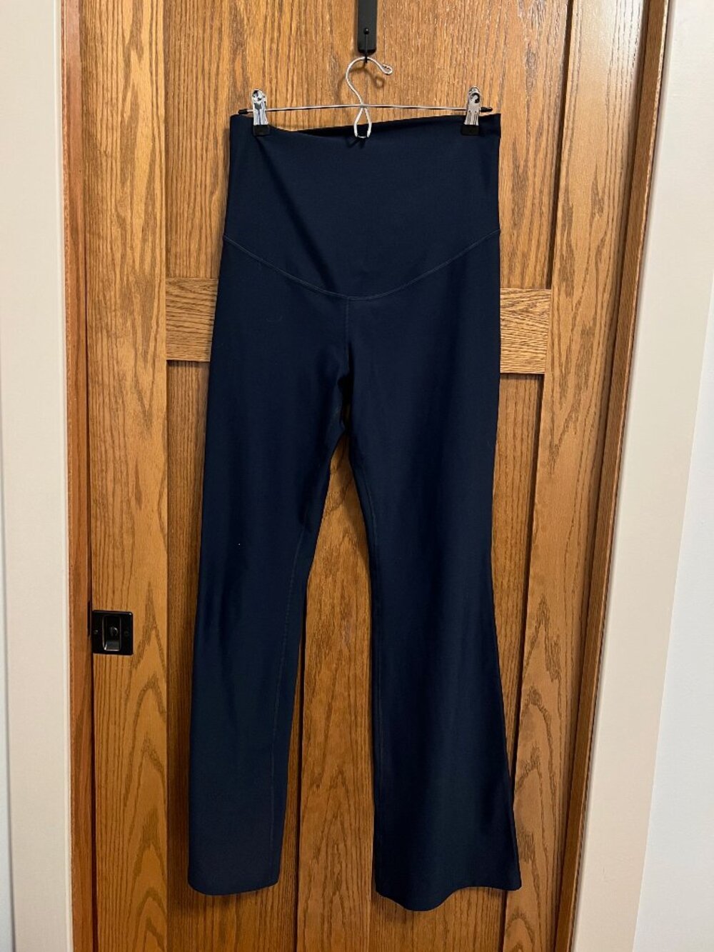 Old Navy Maternity Full Panel PowerSoft Flare Pants - Navy, size M
